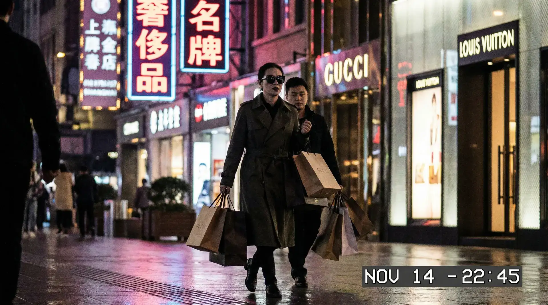 澳门皇冠娱乐 - 奢侈品购物被拍